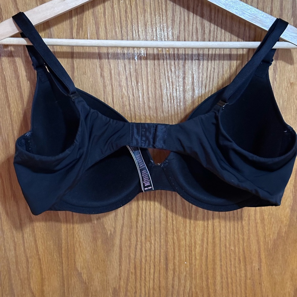 Victoria’s Secret t shirt lightly lined Elegant Black Women's Bra sz 38D - Picture 2 of 7